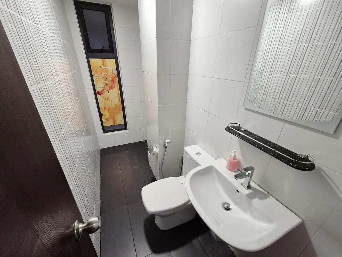 Short Walk To Custom & City Sqaure 3 Brs 8 Pax Johor Bahru Malezja